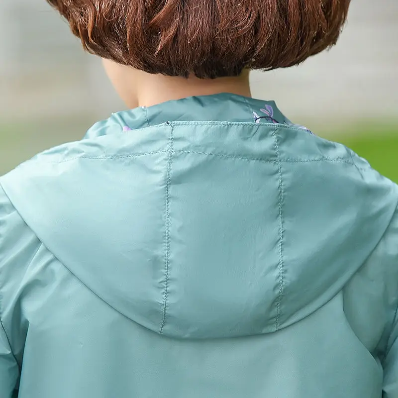 2020 Нова демисезонная Дамско яке с флорални принтом и качулка с цип, тънка дивата сако, дамско Слънцезащитно улично палто на съвсем малък T12 Изображение 5