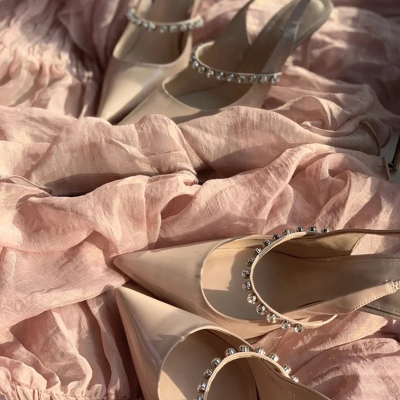 2023 Пролет-лято сватбени обувки с веригата и с кристали, дамски сандали на висок ток с остър пръсти, дамски обувки-лодка от лачена кожа Изображение 3