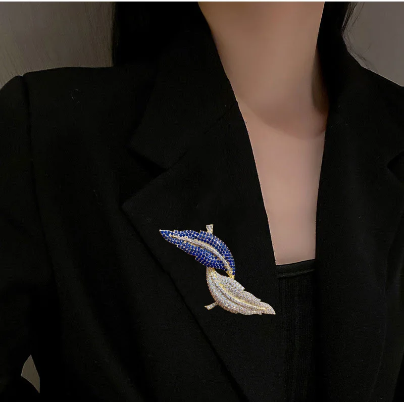 SUYU Елегантна брошка от двухцветного кленов лист с кубическим цирконием, Атмосферното модно палто, Аксесоари за облекло, Аксесоари за брошки Изображение 4