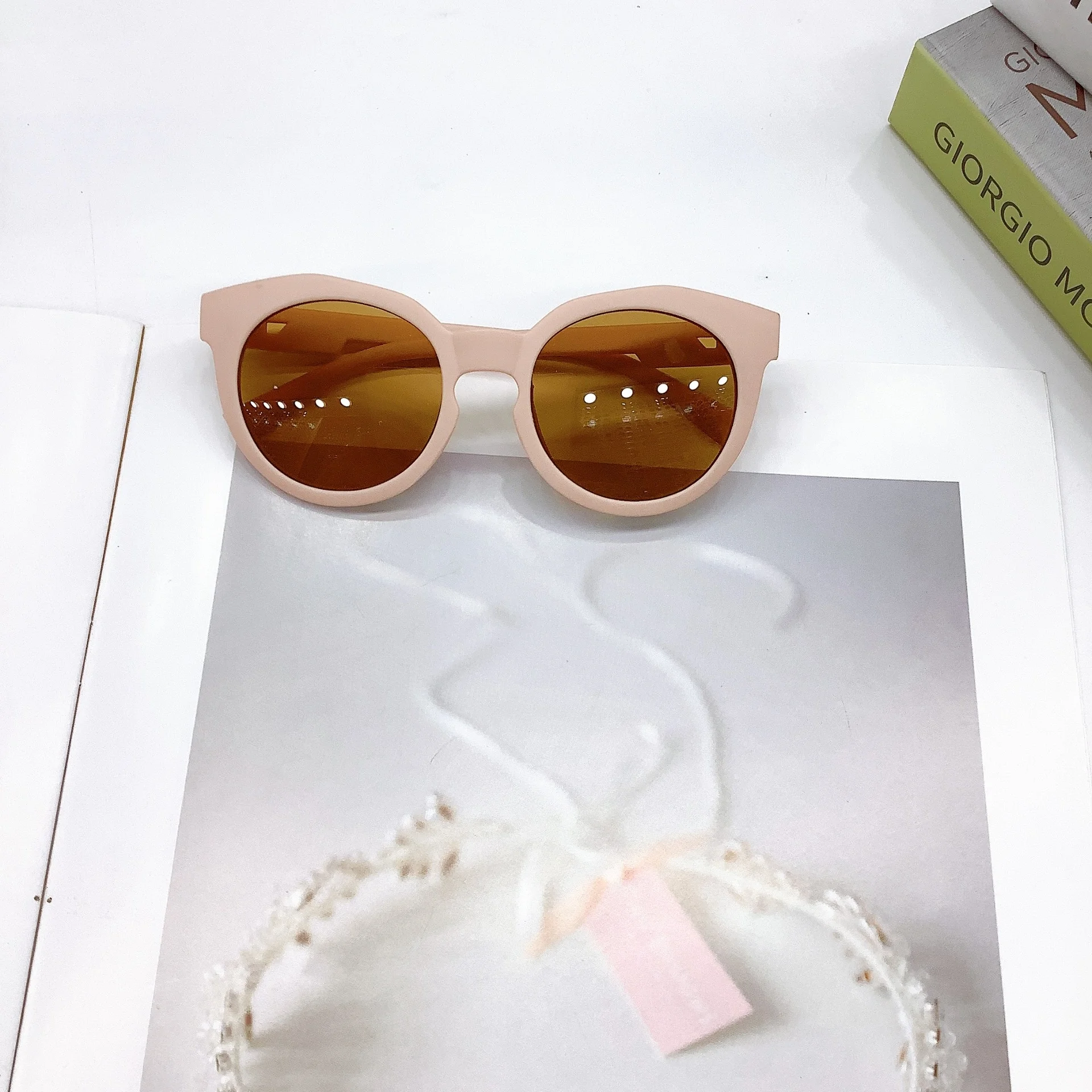 детски слънчеви очила с модерен сенника от виолетови, детски слънчеви очила Изображение 2
