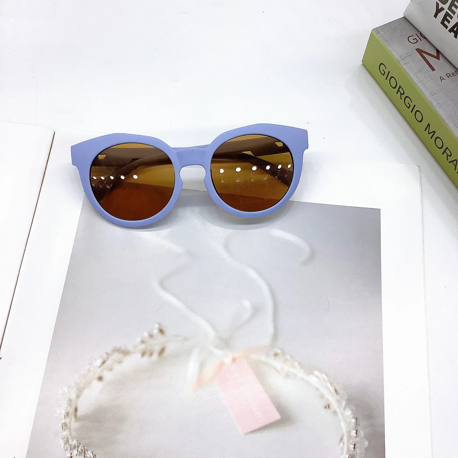 детски слънчеви очила с модерен сенника от виолетови, детски слънчеви очила Изображение 5
