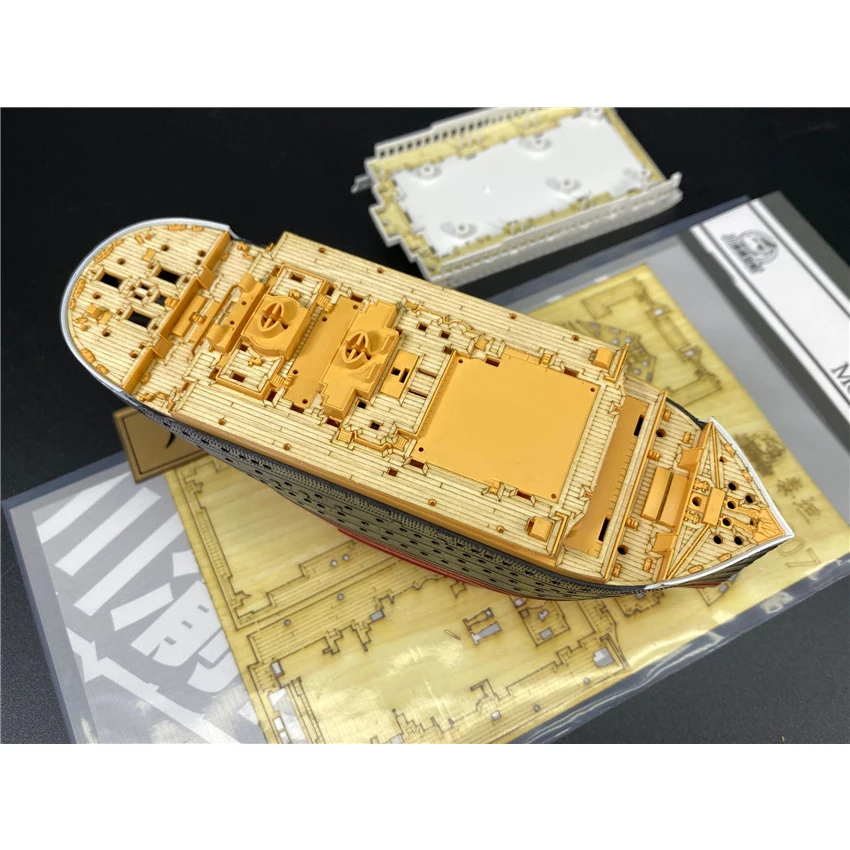Дървена палуба на кораба на Suyata Титаник Q Editon Модел TMW00122 Изображение 1