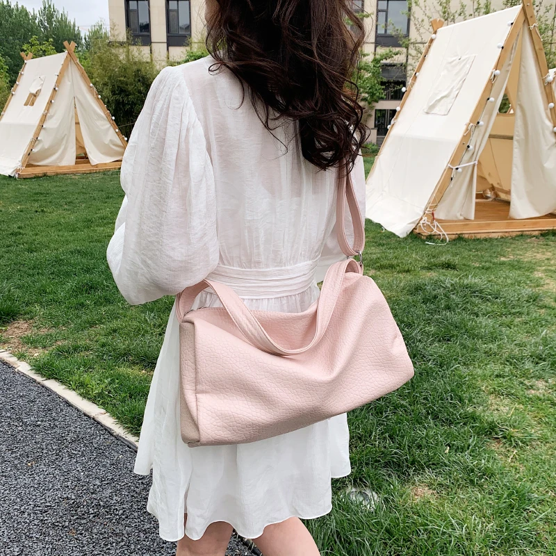 Една проста ежедневна дамска чанта-тоут от изкуствена кожа голям капацитет, популярните модни дамски чанти през рамо с едно рамо Изображение 2