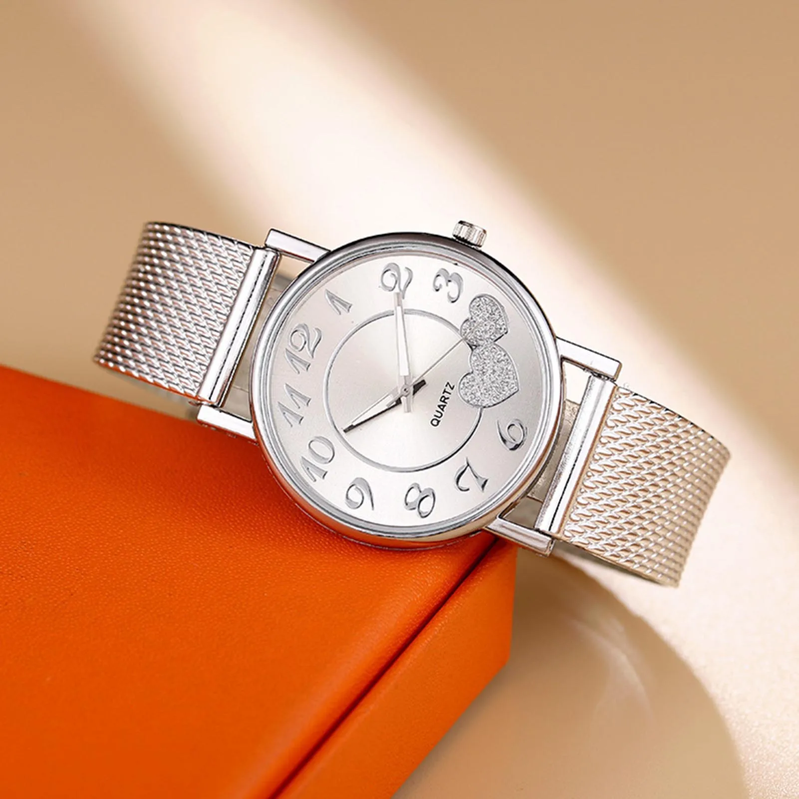 Елегантен ръчен часовник за жени с мрежесто каишка, часовник с голям циферблат и декорация във формата на сърце за пазаруване и за ежедневието AIC88 Изображение 0