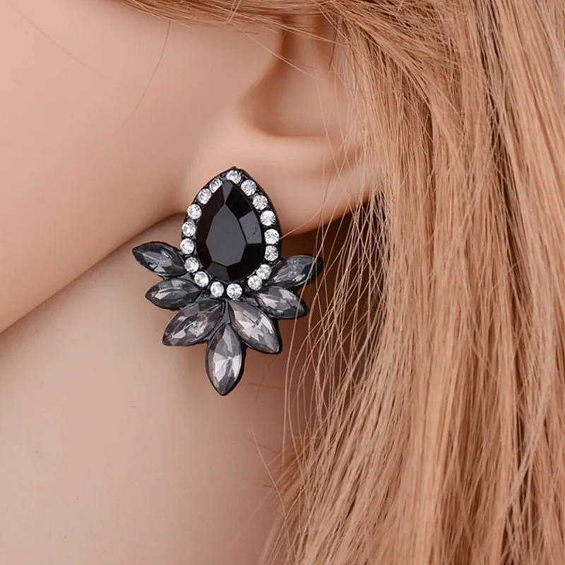 Корейски модни творчески обеци-карамфил с кристали във формата на черно цвете, кристални акрилни обеци в стил ретро, дамски бижута Изображение 0