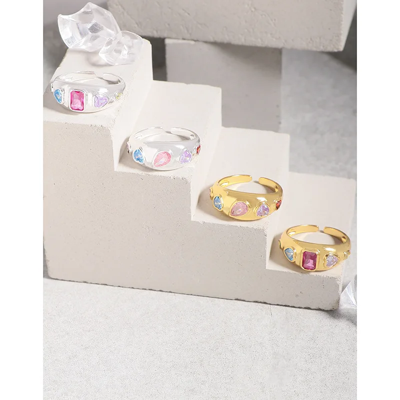 Малък и луксозен дизайн, универсален пръстен с контрастиращи розови цирконием, сребро 925 проба, дамски текстура Изображение 4