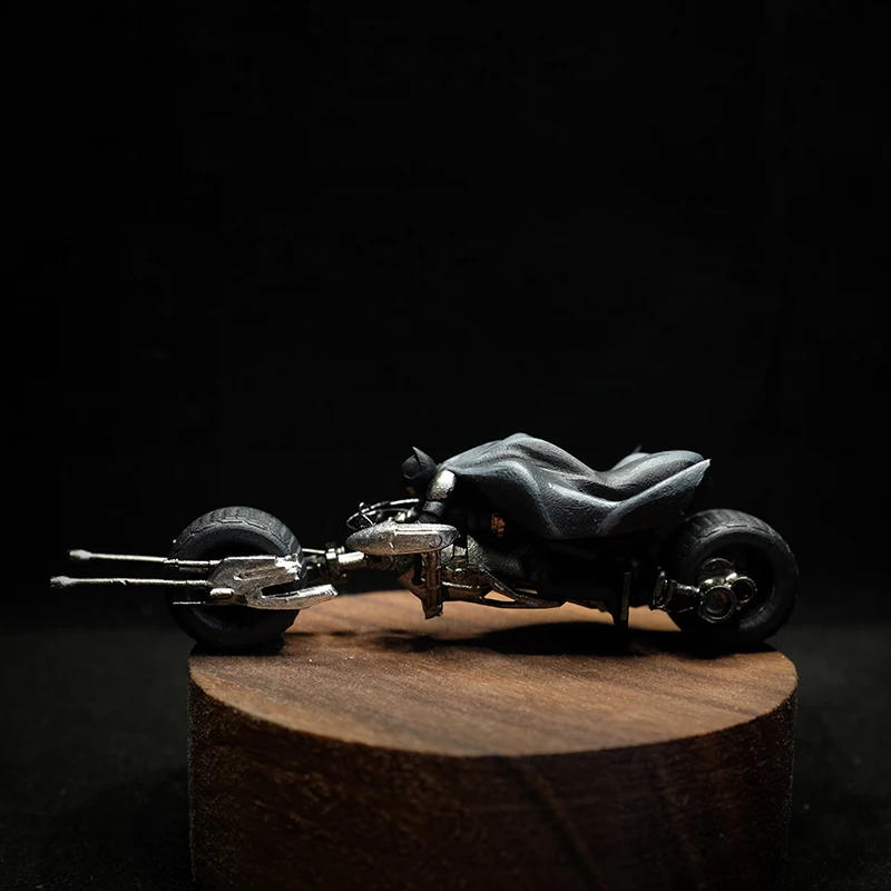 Модел мотоциклети в мащаб 1:64, модел кукли-мотоциклетист, автомобилната сцена, герой, фигурка от смола, играчки аксесоари Изображение 1