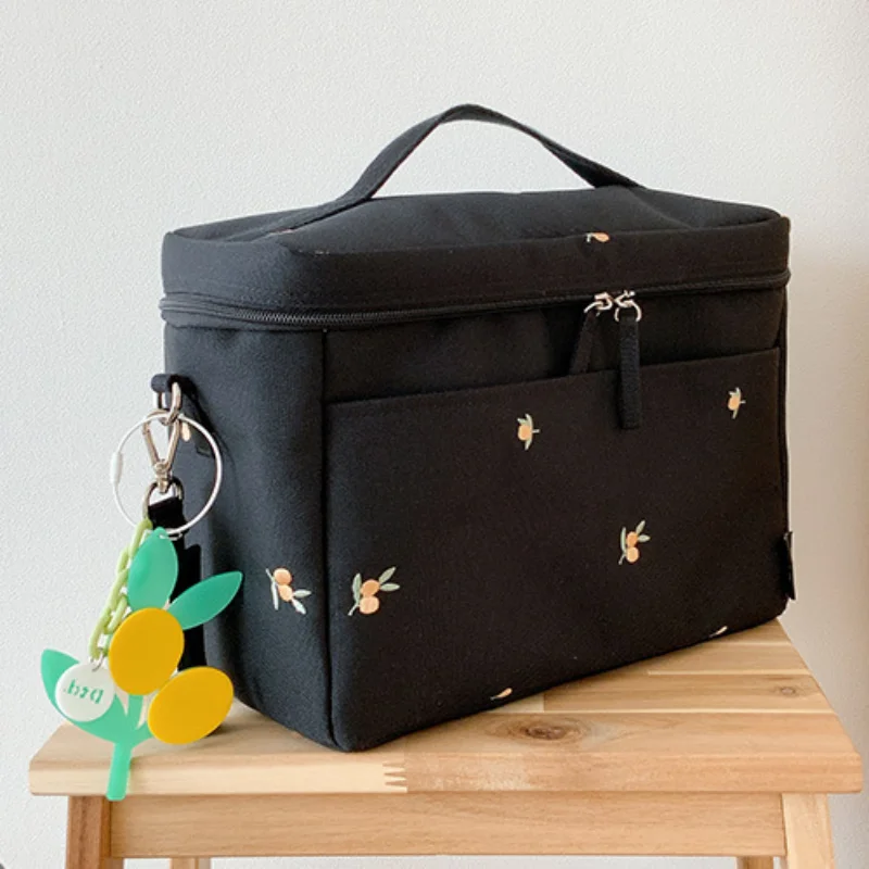 Нова чанта за майките с бродерия с цип, подвесная чанта за детска количка, самозалепваща чанта за пелени с голям капацитет и стилна чанта за памперси Изображение 2