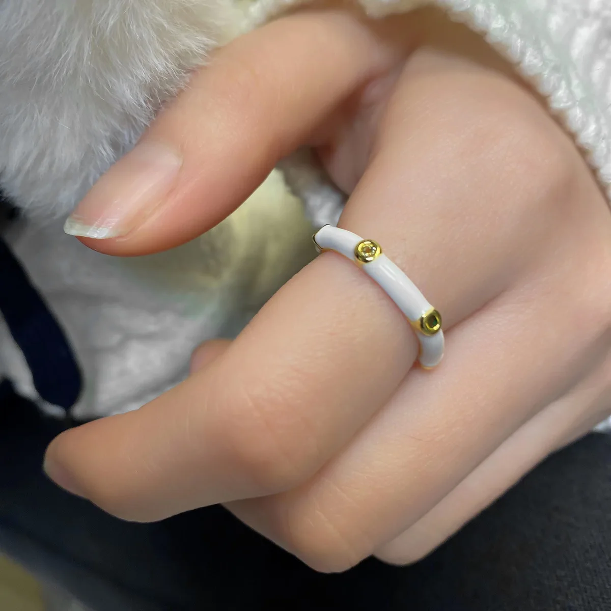 Пръстен с емайл, в семпъл стил, украшенное брилянтен кубическим цирконий, модерно годежен пръстен за жени Изображение 0