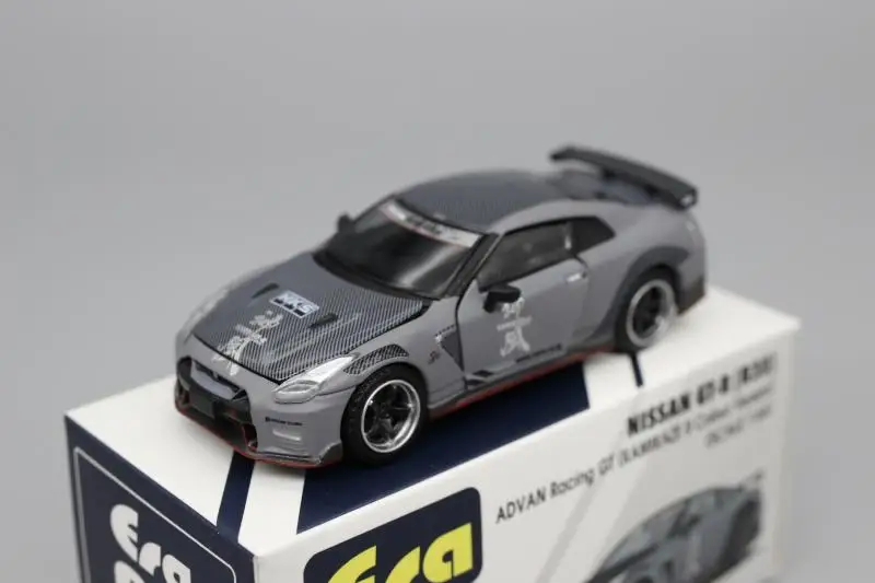 Рафтинг епоха 1:64 2020 г., модел на спортен автомобил GT-R R35 GTR Изображение 1